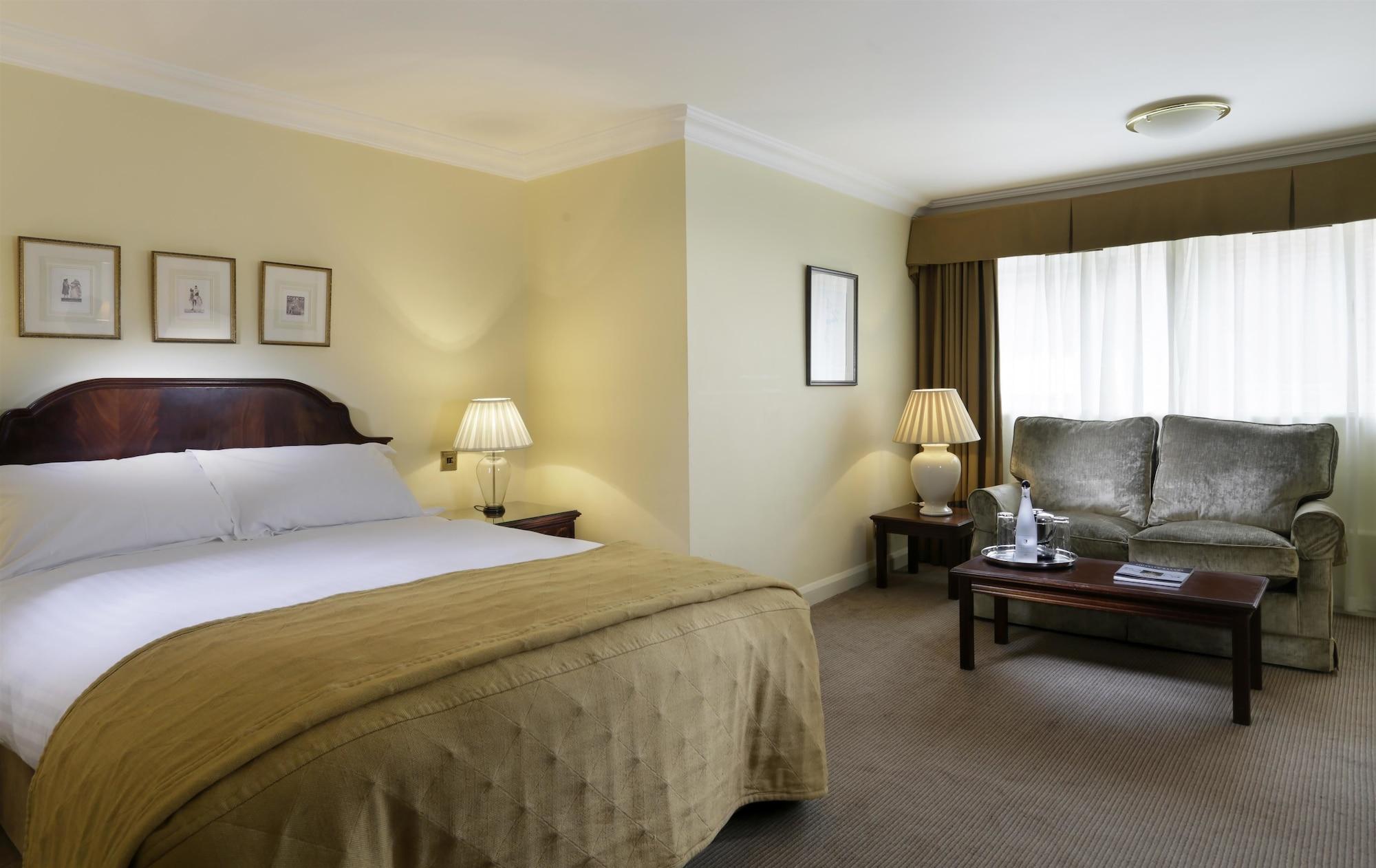 Macdonald Alveston Manor Hotel & Spa Stratford-upon-Avon Exterior photo