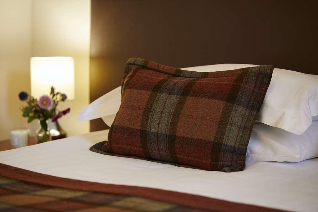 Macdonald Alveston Manor Hotel & Spa Stratford-upon-Avon Room photo