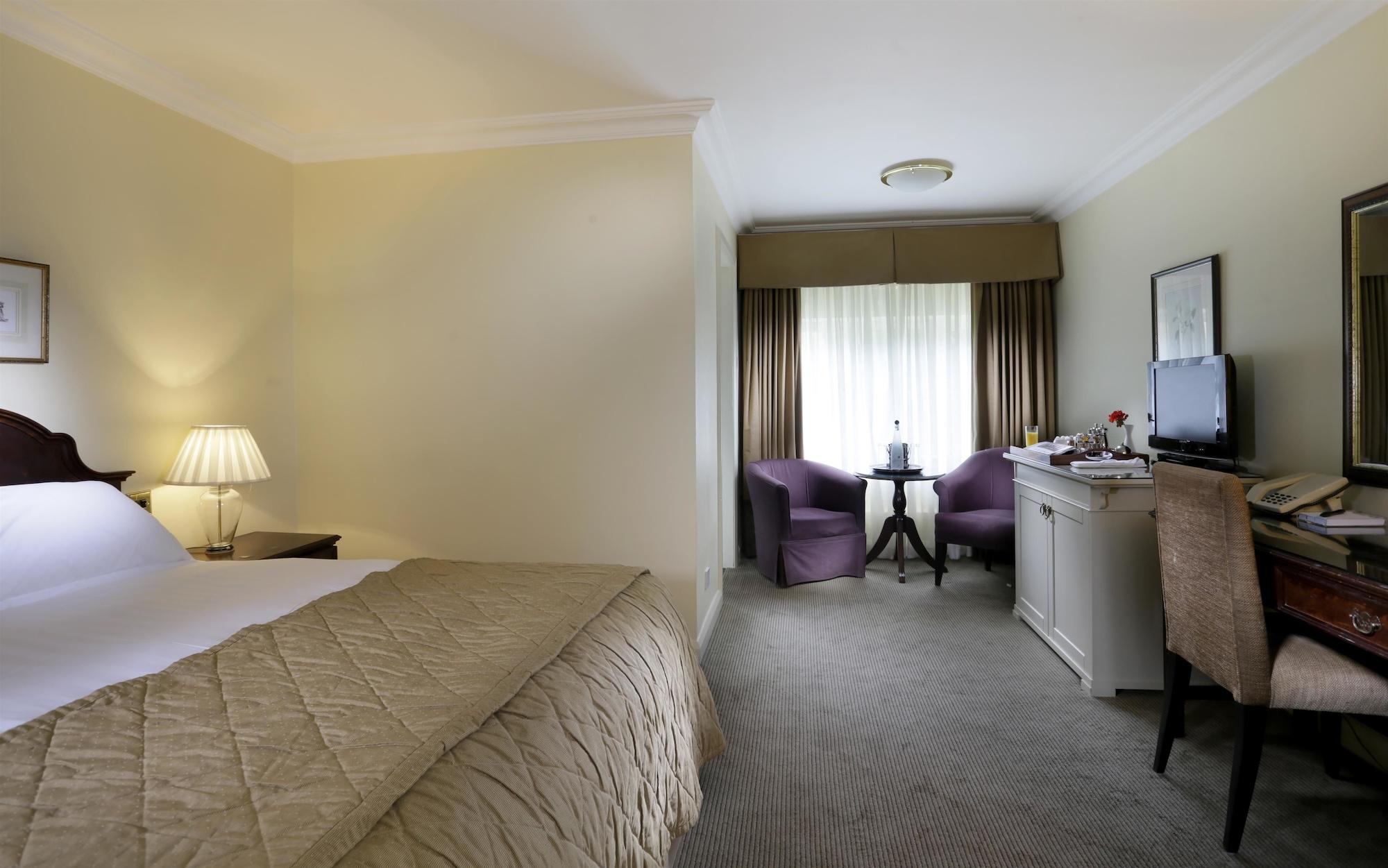 Macdonald Alveston Manor Hotel & Spa Stratford-upon-Avon Exterior photo