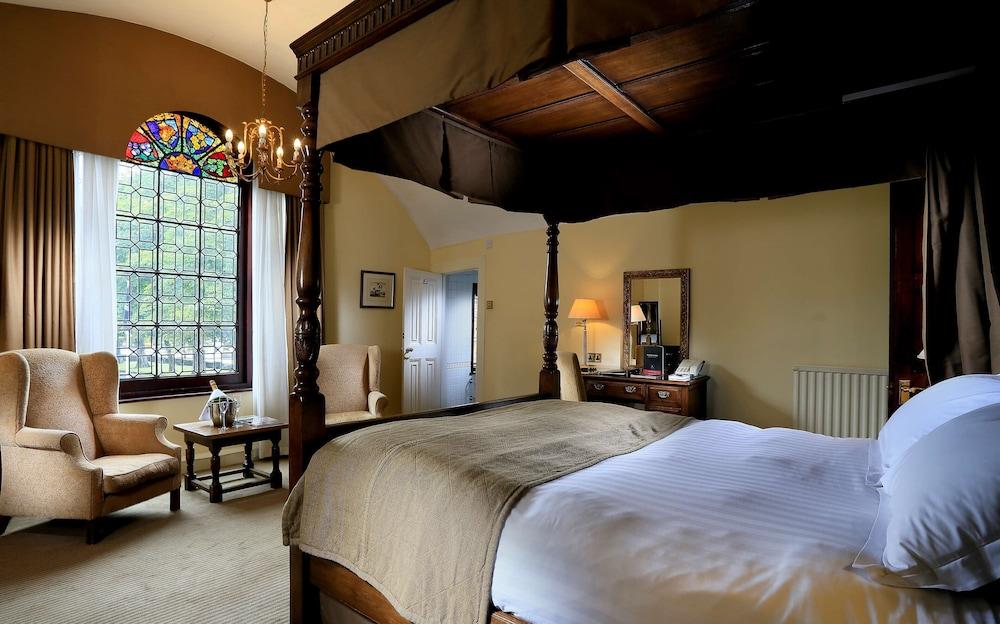 Macdonald Alveston Manor Hotel & Spa Stratford-upon-Avon Exterior photo