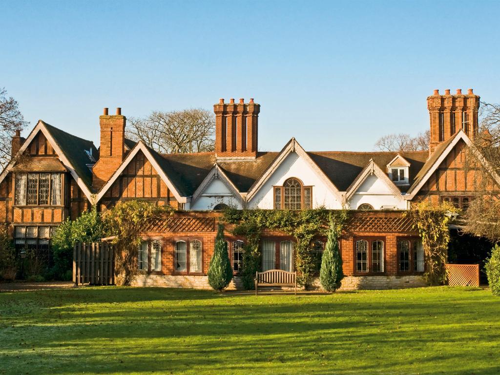 Macdonald Alveston Manor Hotel & Spa Stratford-upon-Avon Exterior photo